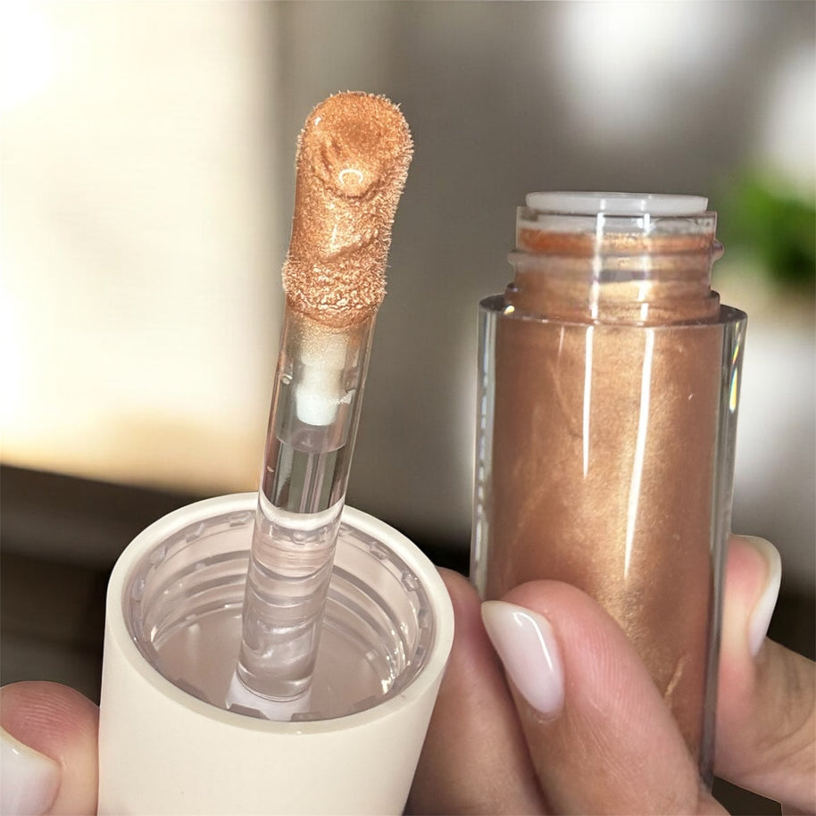 Liquid Highlighter + Blush 04